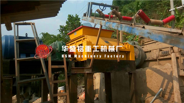 �Թ������