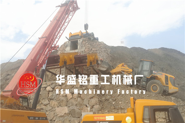 破碎玻璃的对辊破碎机