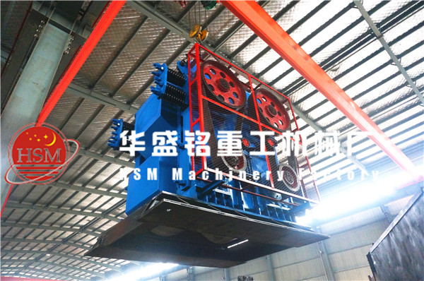 四辊破碎机发货图