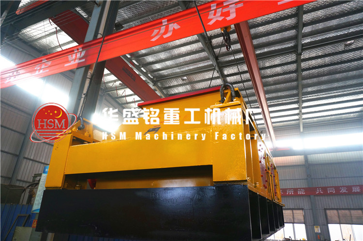 大型液压对辊破碎机发货图