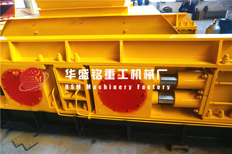 大型液压对辊破碎机图片